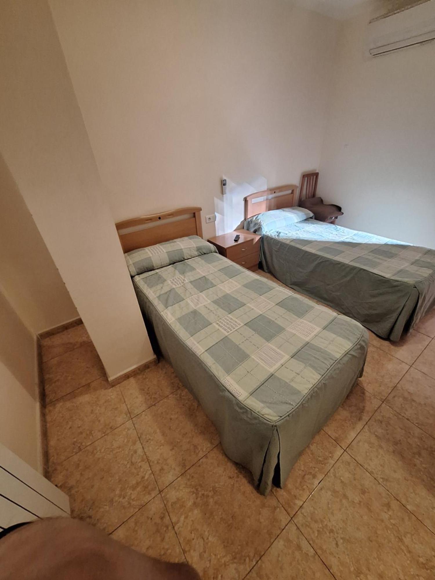 Hostal Pension - La Rotonda Hotel Tardienta Ngoại thất bức ảnh