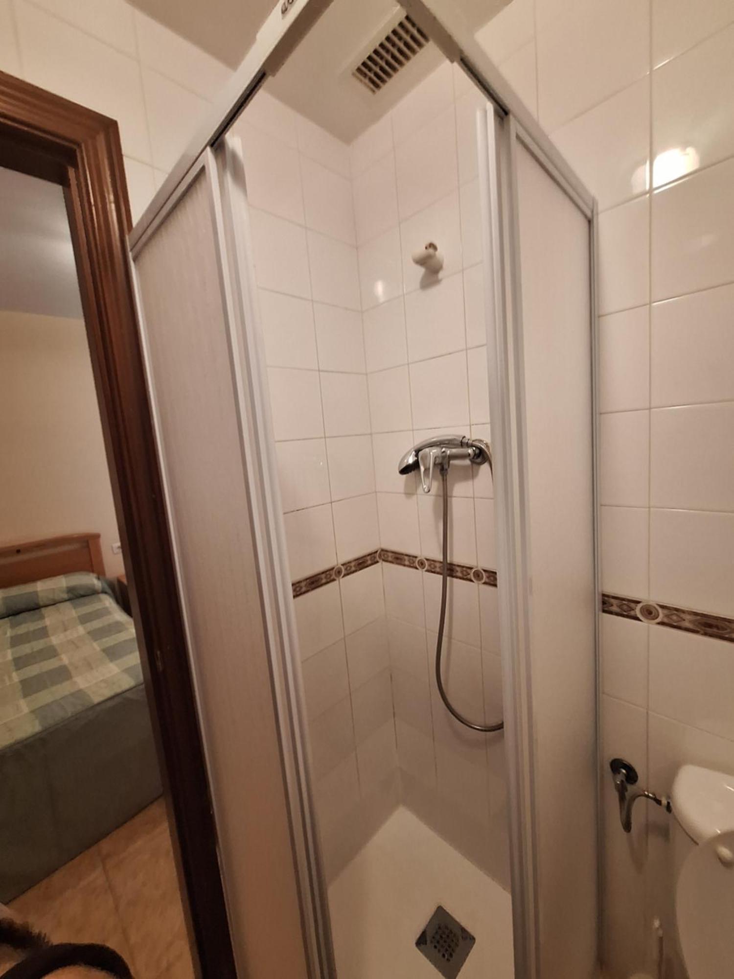 Hostal Pension - La Rotonda Hotel Tardienta Ngoại thất bức ảnh